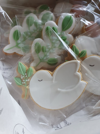 Celebraciones Religiosas - Palomas y cruces blancas